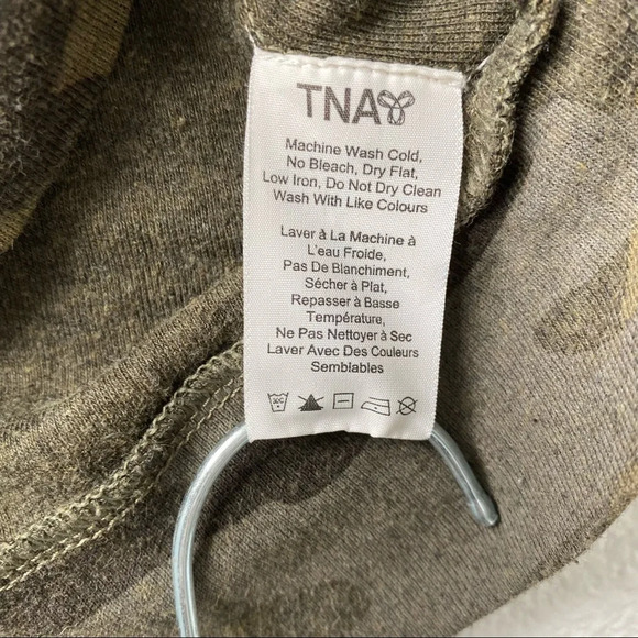 TNA Green Camo 3/4 length sleeve Top - Picture 6 of 10